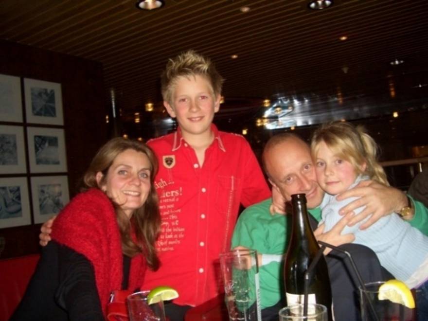 Et billede, der indeholder person, indend�rs, v�g, loft

Automatisk genereret beskrivelse
