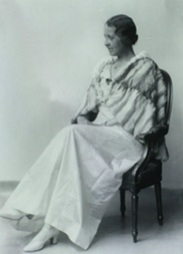 Et billede, der indeholder v�g, person, indend�rs, gulv

Automatisk genereret beskrivelse