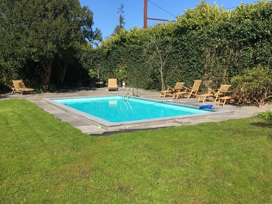 Et billede, der indeholder gr�s, tr�, udend�rs, gr�srig

Automatisk genereret beskrivelse